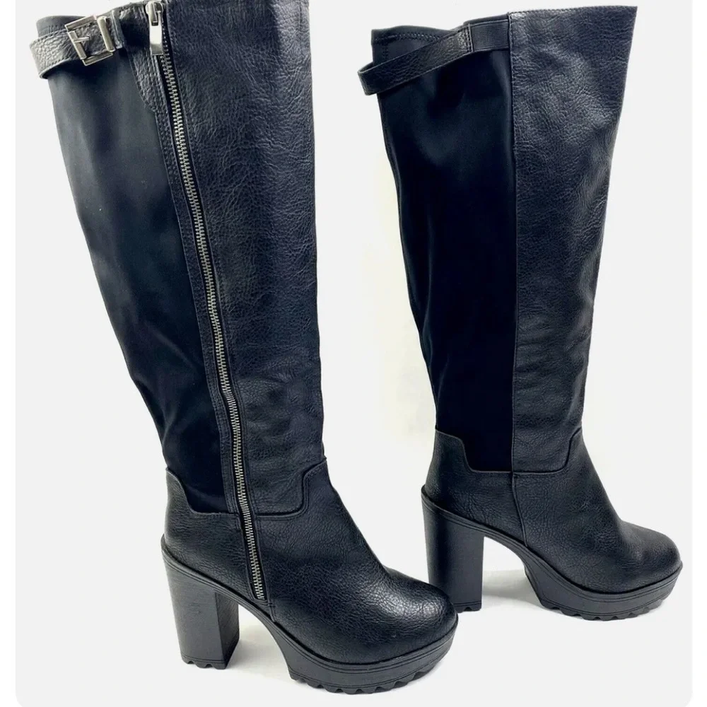Torrid Size 9 Wide Lug Heel High Knee Side Zip Boots Black Women's Buckle